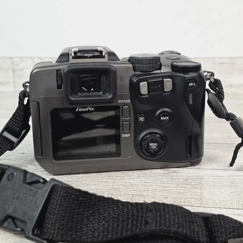 Fujifilm Finepix S602 Zoom 3.1MP Digital Bridge Camera 6x Optical Zoom Tested